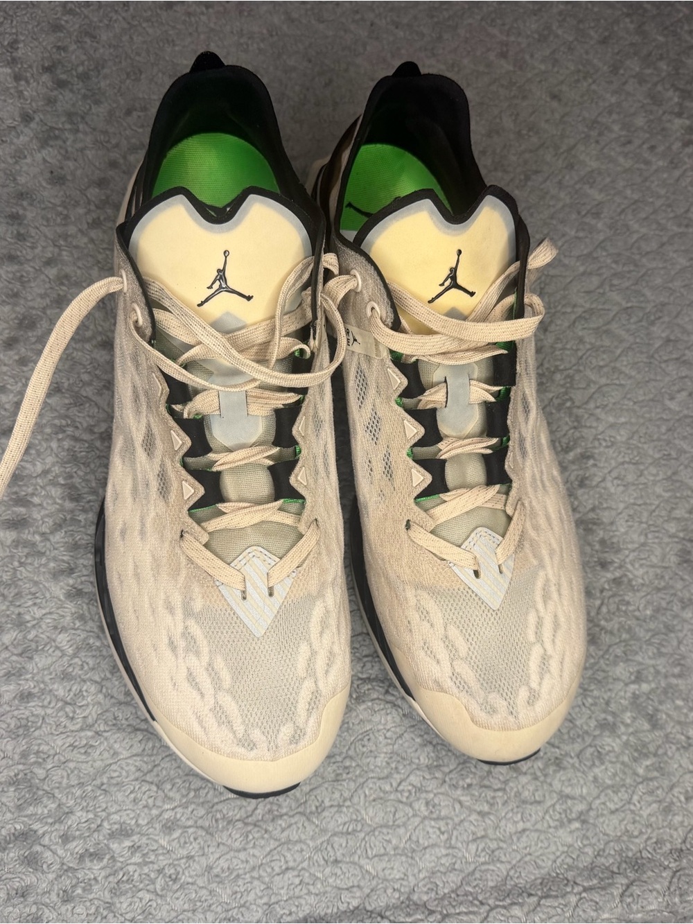 Jordan Zoom Trunner Ultimae Men’s Sneakers in Beige with Green Lining